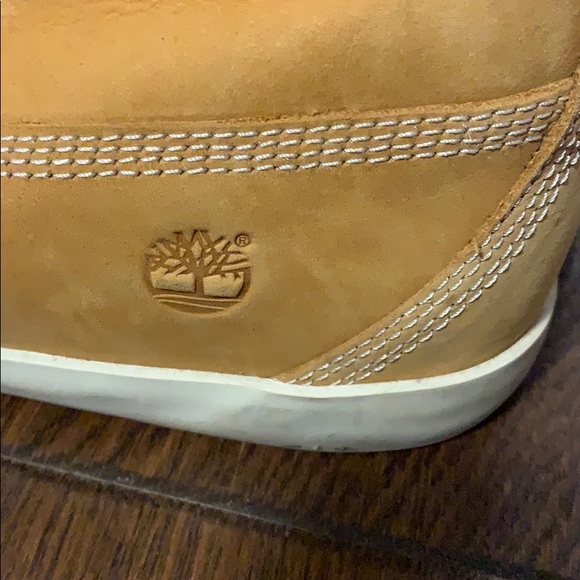 Timberland Boots for Women - Picture 3 of 8